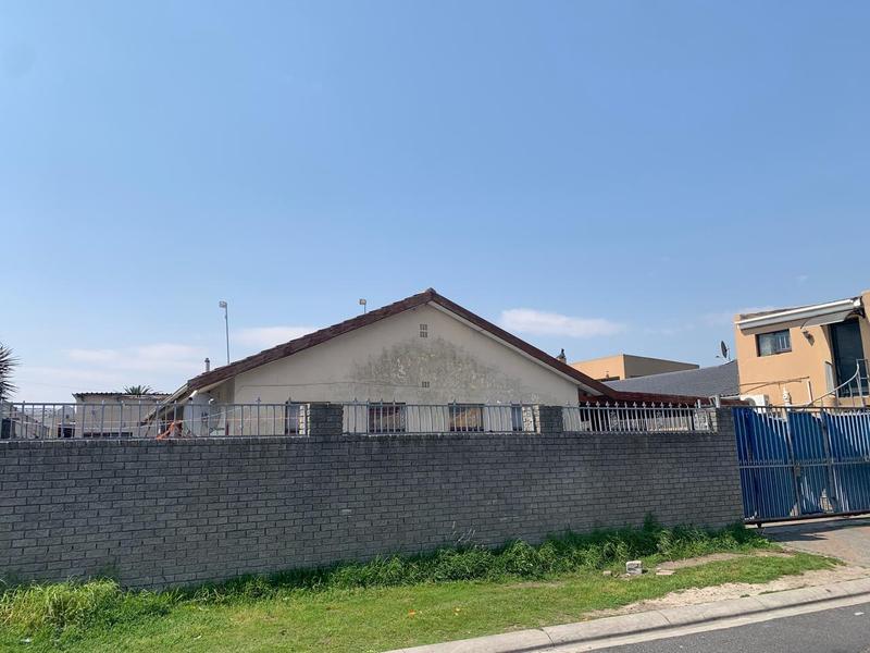 12 Bedroom Property for Sale in Mandalay Western Cape